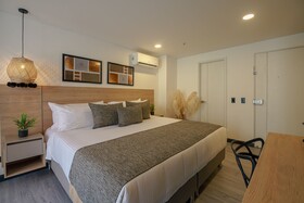 First Class Hotel