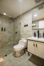 First Class Hotel