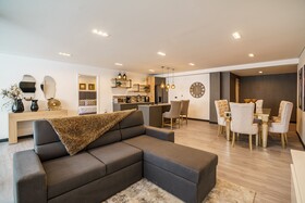 First Class Hotel