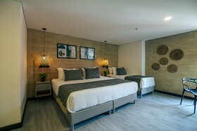 First Class Hotel