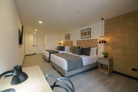 First Class Hotel