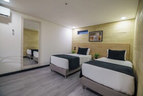 First Class Hotel
