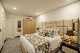 First Class Hotel