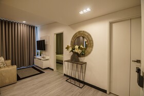 First Class Hotel