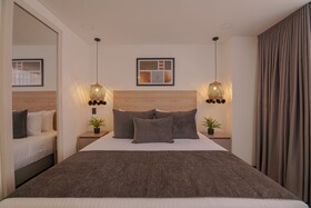 First Class Hotel