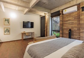 The Somos Flats Laureles