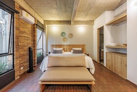 The Somos Flats Laureles