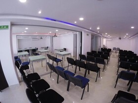 Kamaleb Farallones Hotel