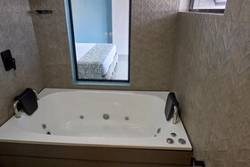 Kamaleb Farallones Hotel