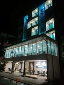 Kamaleb Farallones Hotel