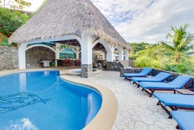 Pura Vida Villa
