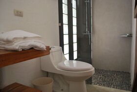 Buddha Hotel & Restaurant