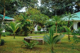 Buddha Hotel & Restaurant