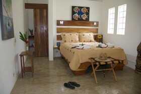 Buddha Hotel & Restaurant