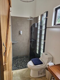 Buddha Hotel & Restaurant