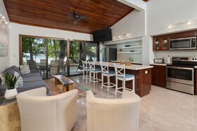 Casa Woodbine Beachfront House