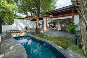 Casa Woodbine Beachfront House