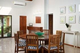 Casa Woodbine Beachfront House