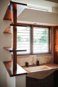 Salvatierra Beachfront Hotel