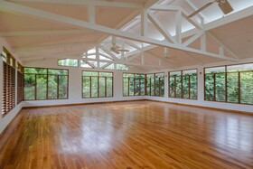 Salvatierra Beachfront Hotel