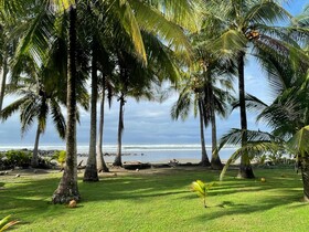 Salvatierra Beachfront Hotel