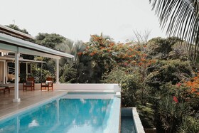 Salvatierra Beachfront Hotel