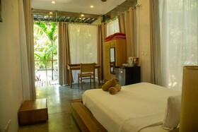 The Withe Palms Nosara Yoga Surf Hotel