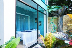 The Blue Suites Spa & Tours
