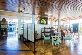 The Blue Suites Spa & Tours