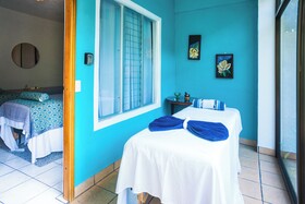 The Blue Suites Spa & Tours