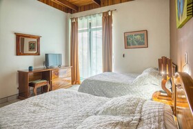 The Blue Suites Spa & Tours