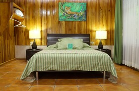 Los Pinos - Cabañas y Jardines