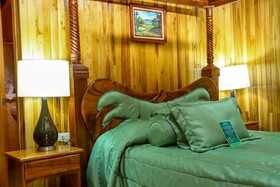 Los Pinos - Cabañas y Jardines