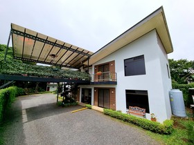 Suites & Villas Calathea