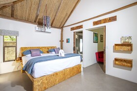 Curiol Boutique Hotel & Lounge