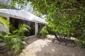 Curiol Boutique Hotel & Lounge