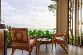 Arenas del Mar Beachfront & Rainforest Resort