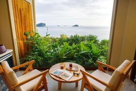 Arenas del Mar Beachfront & Rainforest Resort