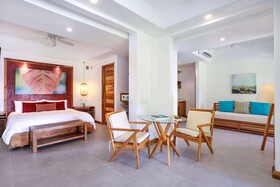 Arenas del Mar Beachfront & Rainforest Resort