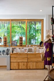 Arenas del Mar Beachfront & Rainforest Resort