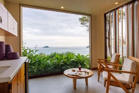 Arenas del Mar Beachfront & Rainforest Resort