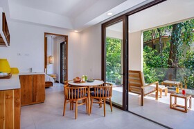 Arenas del Mar Beachfront & Rainforest Resort