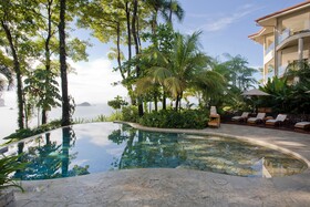 Arenas del Mar Beachfront & Rainforest Resort