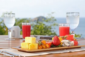 Arenas del Mar Beachfront & Rainforest Resort