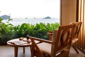 Arenas del Mar Beachfront & Rainforest Resort