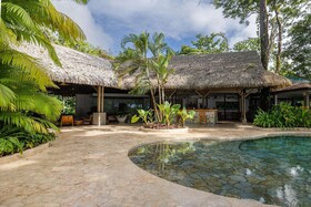 Arenas del Mar Beachfront & Rainforest Resort