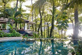 Arenas del Mar Beachfront & Rainforest Resort