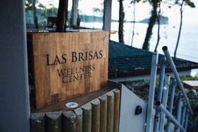 Arenas del Mar Beachfront & Rainforest Resort