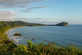 Arenas del Mar Beachfront & Rainforest Resort