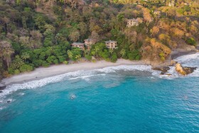 Arenas del Mar Beachfront & Rainforest Resort